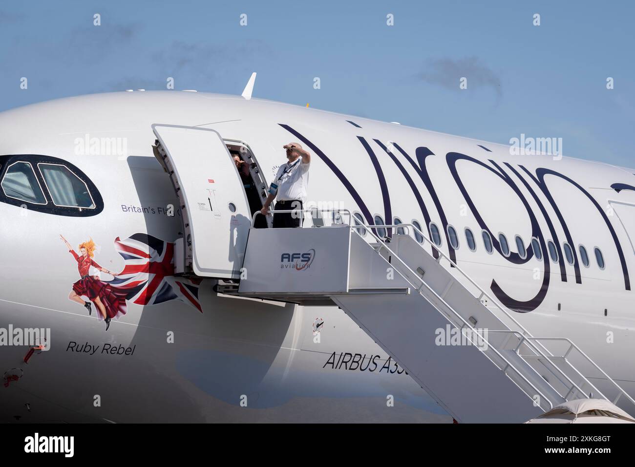 Un Airbus A330-900 della Virgin Atlantic durante il Farnborough International Airshow, il 22 luglio 2024, a Farnborough, in Inghilterra. La fiera aerea semestrale Farnborough International quest'anno ospita 1.500 espositori con 100.000mq di spazio espositivo con oltre 80.000 visitatori durante i 5 giorni di fiera. Foto Stock