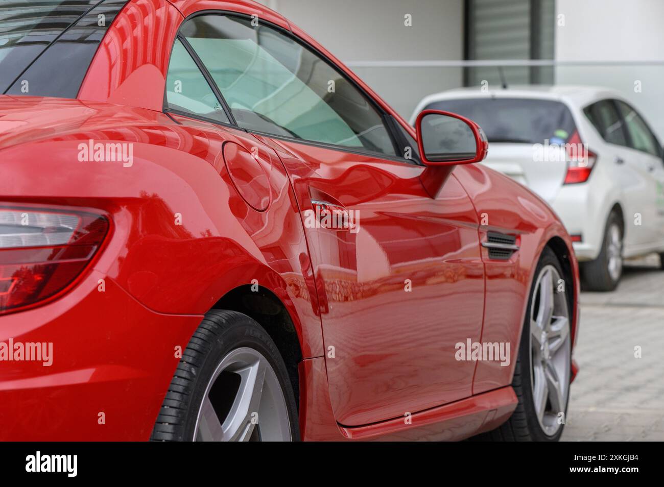 Gaziveren Cyprus 04.29.2024 rosso Mercedes SLK 250 parti del corpo Foto Stock