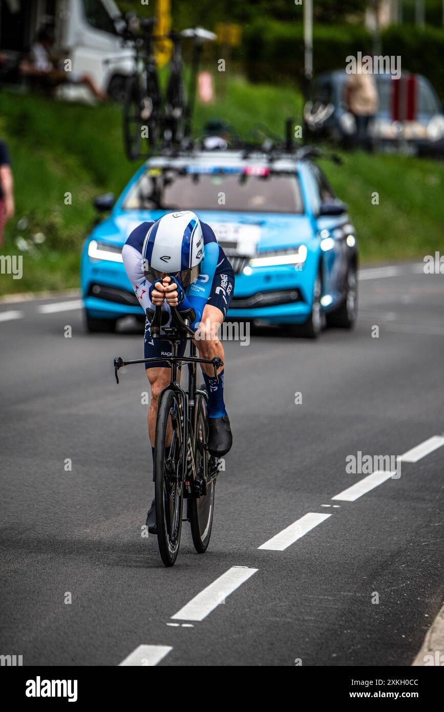 HUGO HOULE of ISRAEL - PREMIER TECH Cycling nella tappa 7 TT del Tour de France, tra Nuits-Saints-Georges e Gevrey-Chambertin, 05/07/24. Foto Stock
