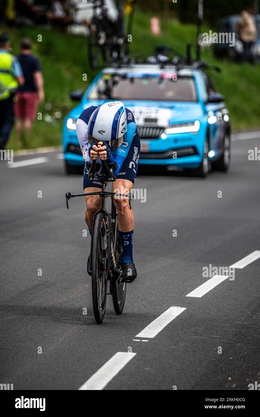 HUGO HOULE of ISRAEL - PREMIER TECH Cycling nella tappa 7 TT del Tour de France, tra Nuits-Saints-Georges e Gevrey-Chambertin, 05/07/24. Foto Stock