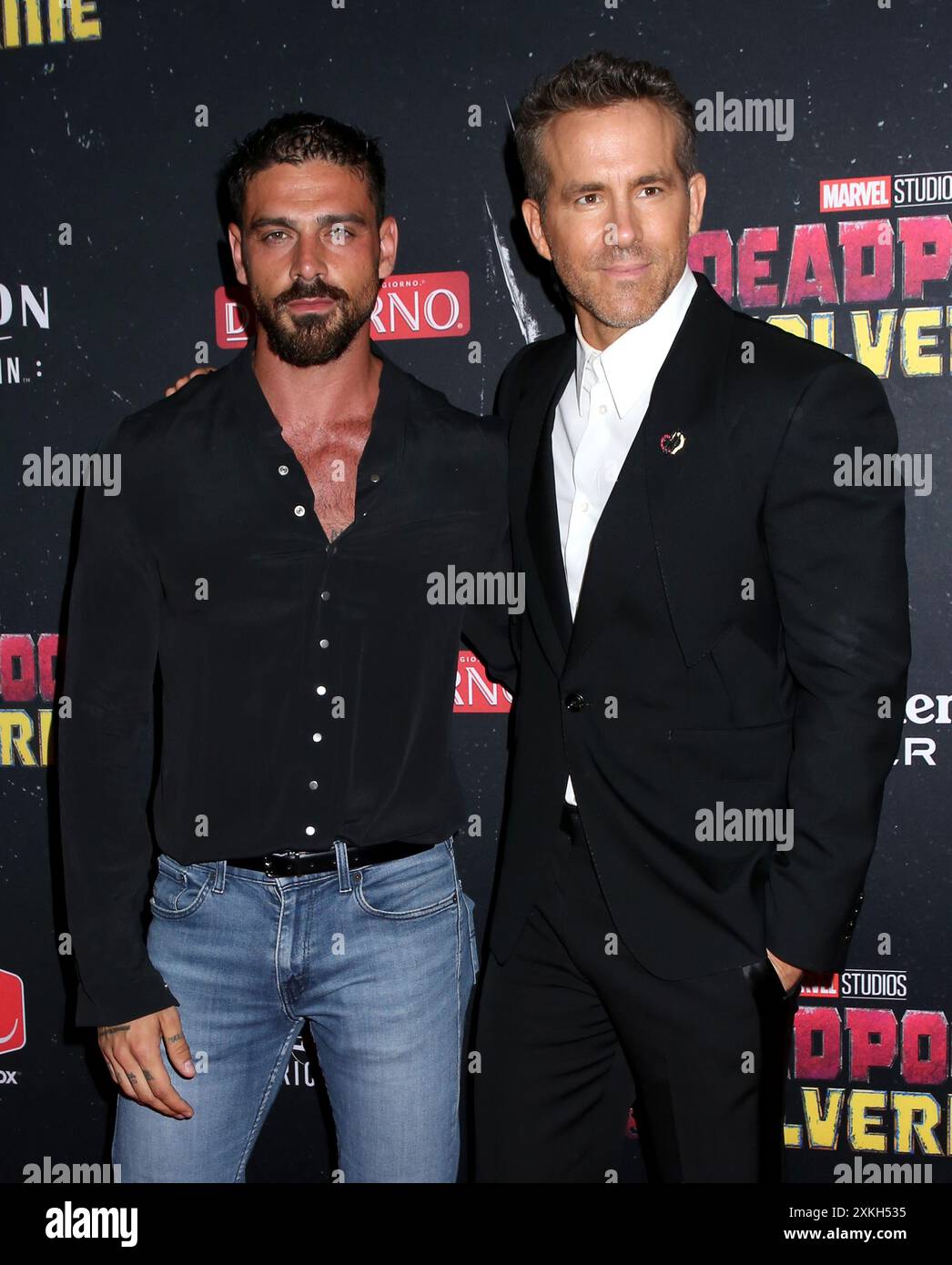 New York, Stati Uniti. 22 luglio 2024. Michele Marrone e Ryan Reynolds hanno partecipato alla prima mondiale dei Marvel Studios "Deadpool & Wolverine" tenutasi al David H. Koch Theater il 22 luglio 2024 a New York, New York © Steven Bergman/AFF-USA. Credito COM: AFF/Alamy Live News Foto Stock