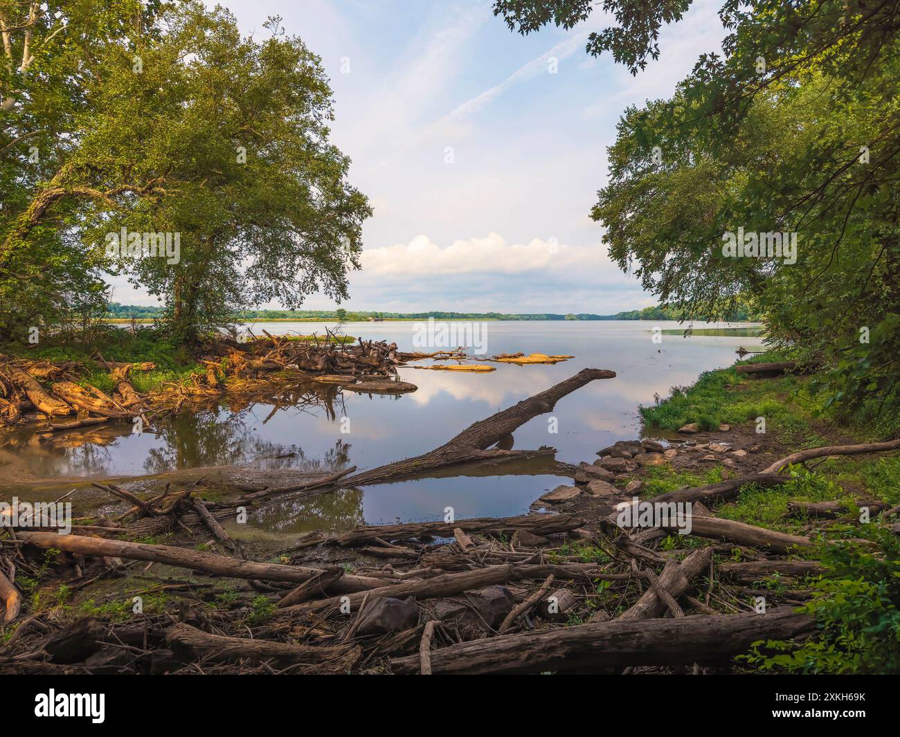 Fiume Potomac al mattino presto. Chiusa 23 (Violettes Lock) di Chesapeake e Ohio Canal National Historical Park. Maryland. STATI UNITI Foto Stock