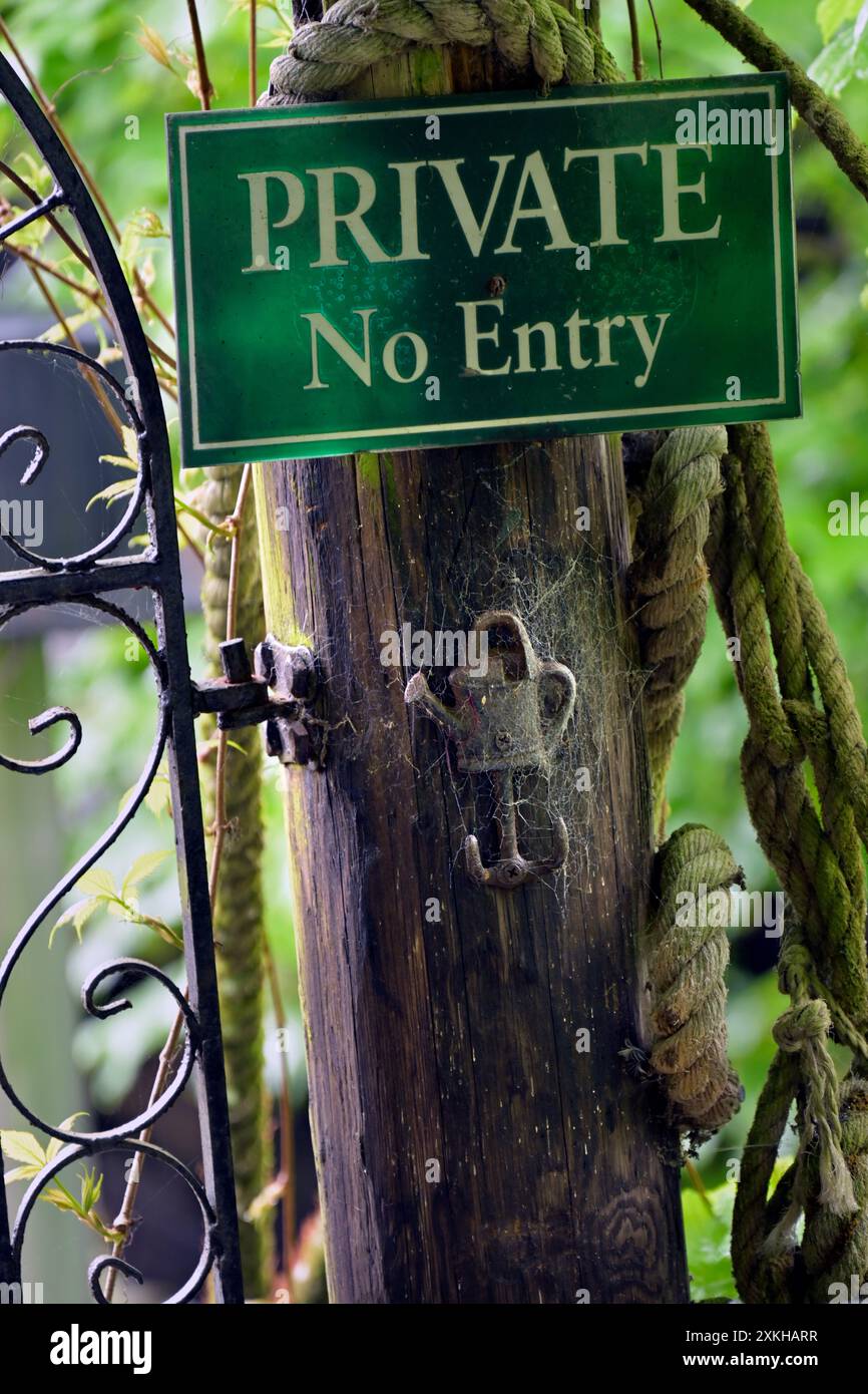 ingresso alla casa galleggiante, mulino a spillo, suffolk, inghilterra, senza cartello d'ingresso Foto Stock