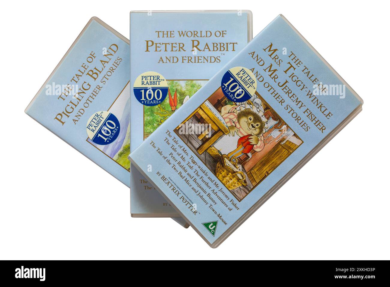 Videocassette in VHS di Beatrix Potter con la storia di Mrs Tiggy Winkle e Mr Jeremy Fisher e altre storie isolate sul bianco Foto Stock