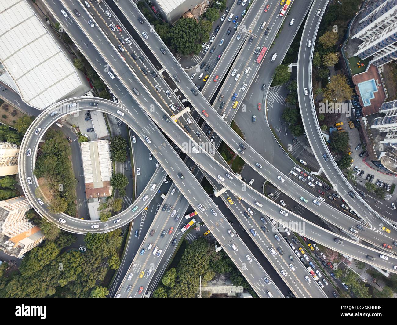 Vista ad alto angolo della strada cittadina di Guangzhou, Cina Foto Stock