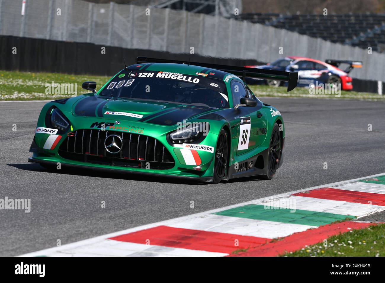 Scarperia, 23 marzo 2024 Italia: Mercedes-AMG GT3 del Team MP Racing guidato da Thomas Gostner-Corinna Gostner in azione durante la 12h Hankook al Mugello Cir Foto Stock