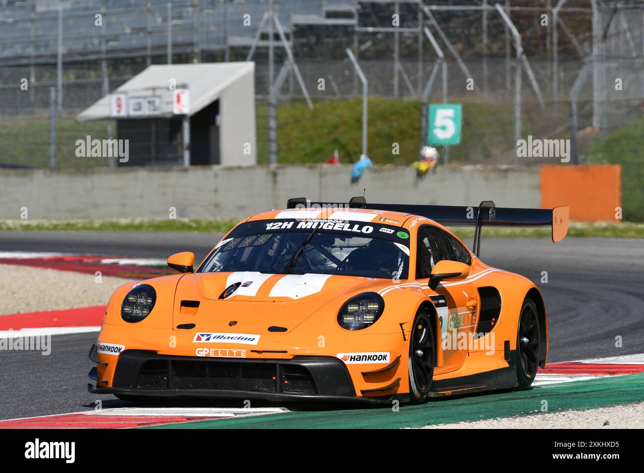 Scarperia, 23 marzo 2024 Italia: Porsche 911 GT3 R (992) del Team GP Elite guidato da Groeneveld-van Kuijk-van Splunteren in azione durante la 12h Hankook at Foto Stock