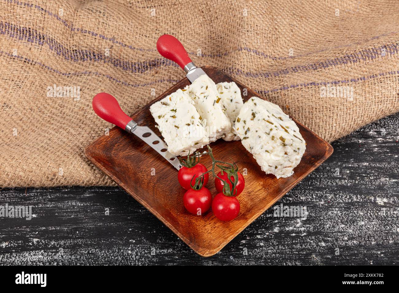 Formaggio alle erbe. Colazione in pulmino di tacchino. Herbed Cheese di Van Turkey. Nome turco; Van Otlu Peynir. Foto Stock