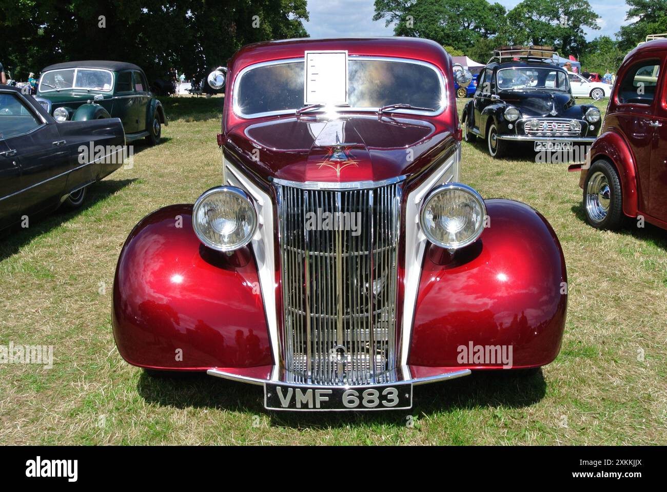 Una Ford Pilot V8 Hot Rod del 1950 parcheggiata in mostra al 49th Historic Vehicle Gathering, Powderham, Devon, Inghilterra, Regno Unito. Foto Stock