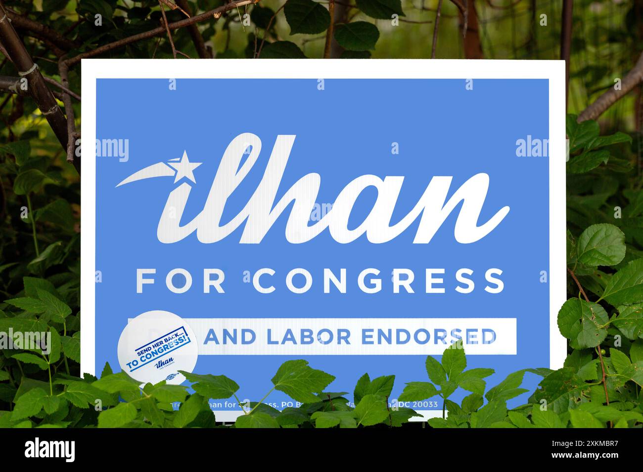 Yard firma per le elezioni del rappresentante americano Ilhan Omar del 5° distretto congressuale a Minneapolis, Minnesota. Omar è il primo amme somalo Foto Stock