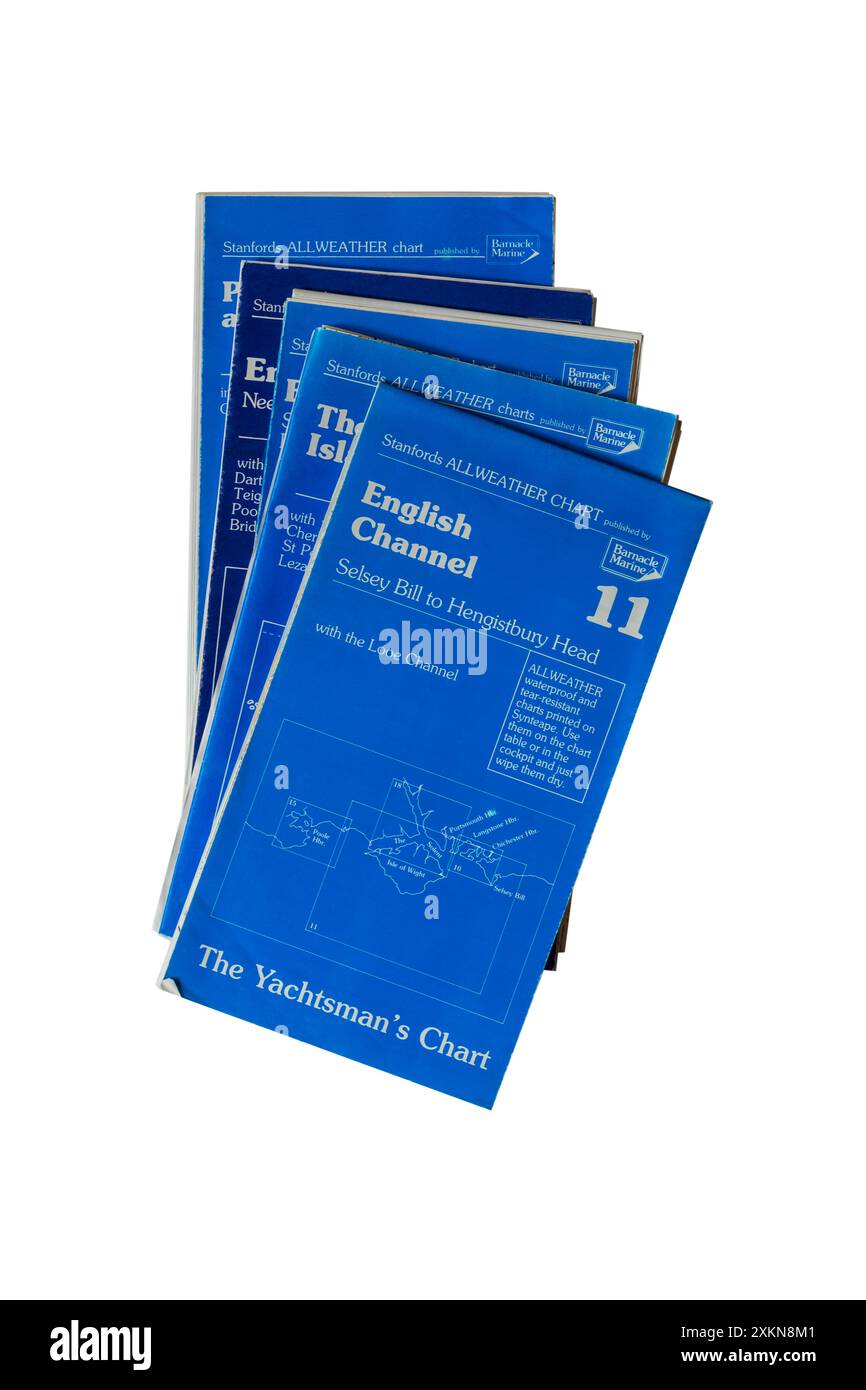 Pile della Yachtsmans Chart con il Canale della Manica in alto isolato su sfondo bianco - Stanfords All Weather chart Foto Stock