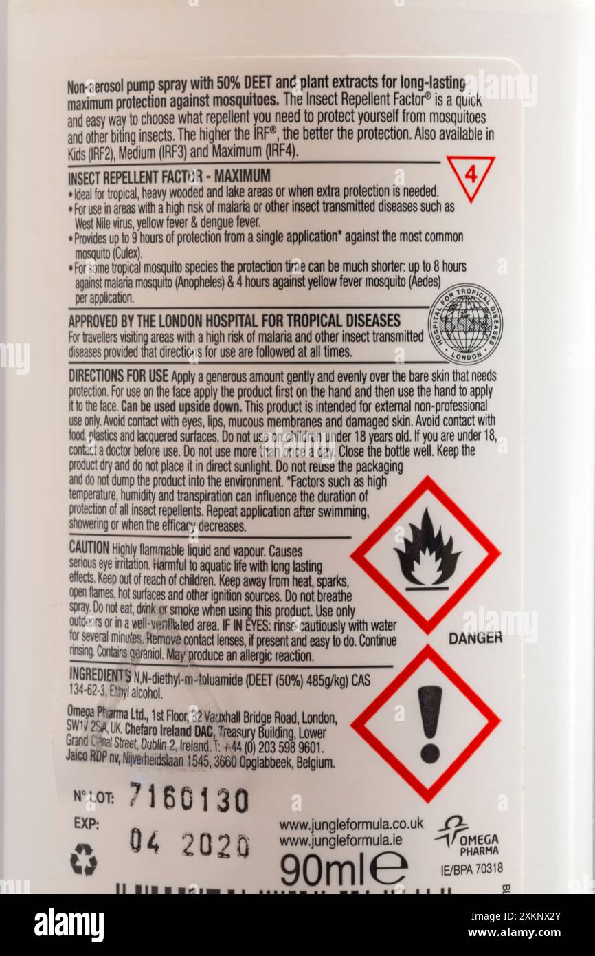 Elenco degli ingredienti e istruzioni per l'uso per Jungle Formula Maximum Insect repellent Spray Foto Stock