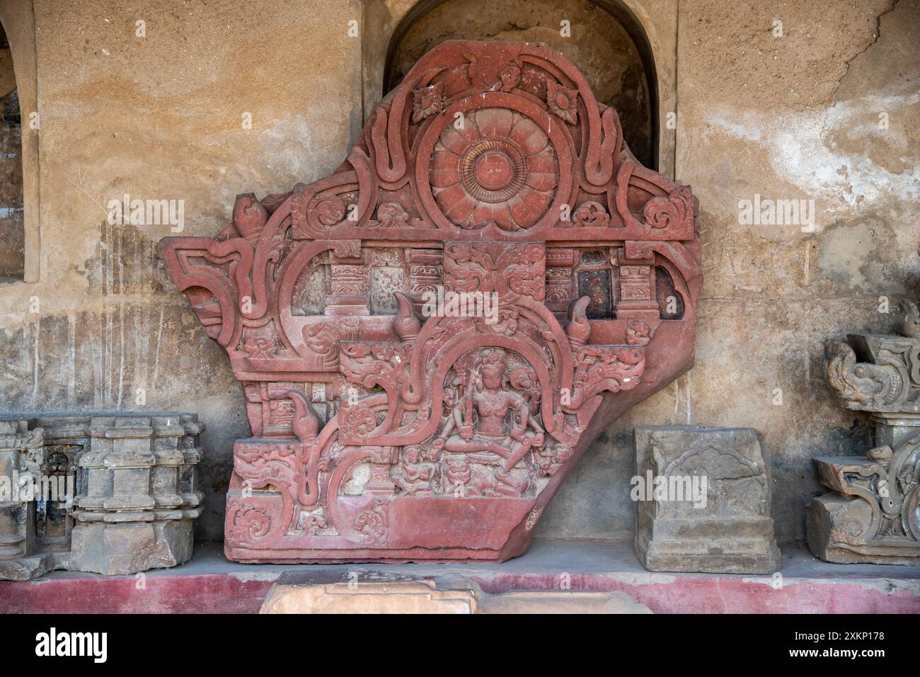 I gradini del pozzo di Chand Baori ad Abhaneri, Rajasthan, India Foto Stock