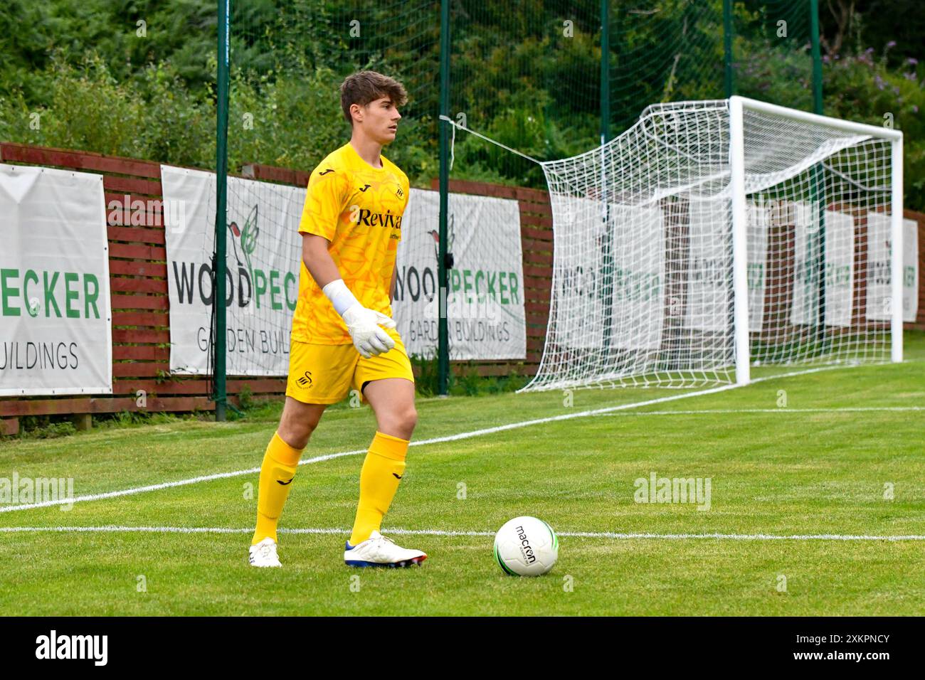 Briton Ferry, Galles. 23 luglio 2024. Il portiere Sam Seager di Swansea City durante l'amichevole tra Briton Ferry Llansawel e Swansea City Under 18 a Old Road a Briton Ferry, Galles, Regno Unito, il 23 luglio 2024. Crediti: Duncan Thomas/Majestic Media. Foto Stock