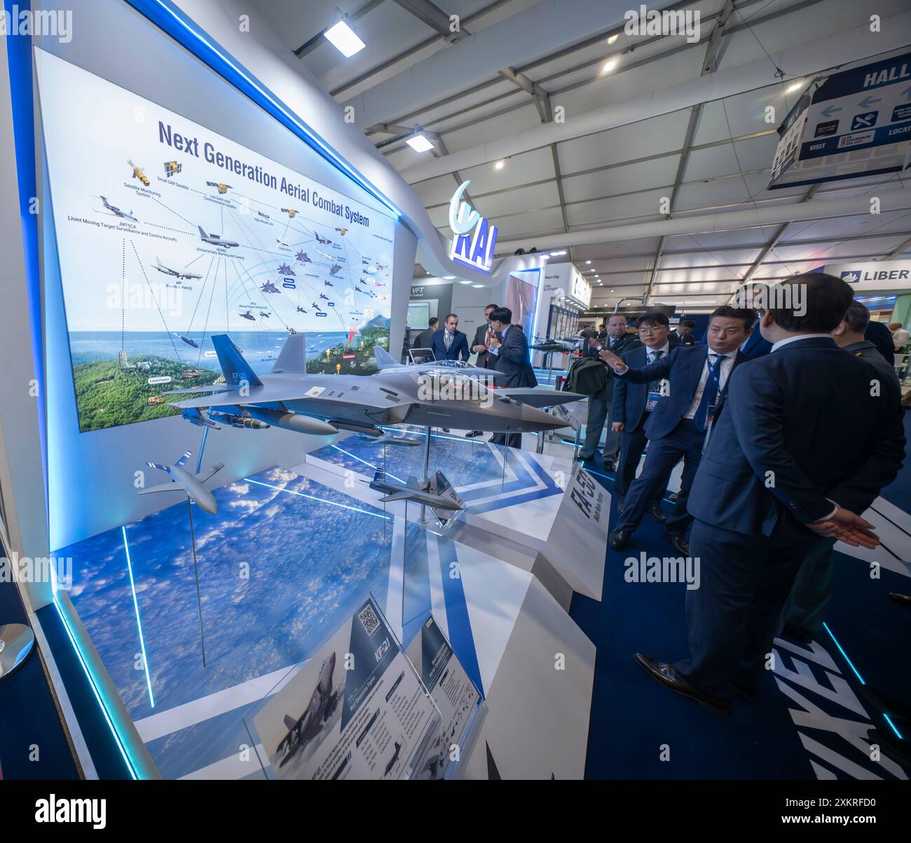 Farnborough, Inghilterra, Regno Unito. 24 luglio 2024. Il Farnborough International Airshow si svolge dal 22-26 luglio 2024 e presenta i settori aerospaziale, dell'aviazione civile e della difesa a livello mondiale. Immagine: KAI, Korea Aerospace Industries stand espone i loro aerei Next Generation Aerial Combat System. Crediti: Malcolm Park/Alamy Foto Stock