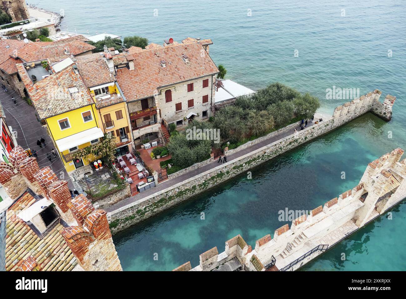 Lombardia in Italia: La vista dal Castello Scaligero di Sirmione Foto Stock