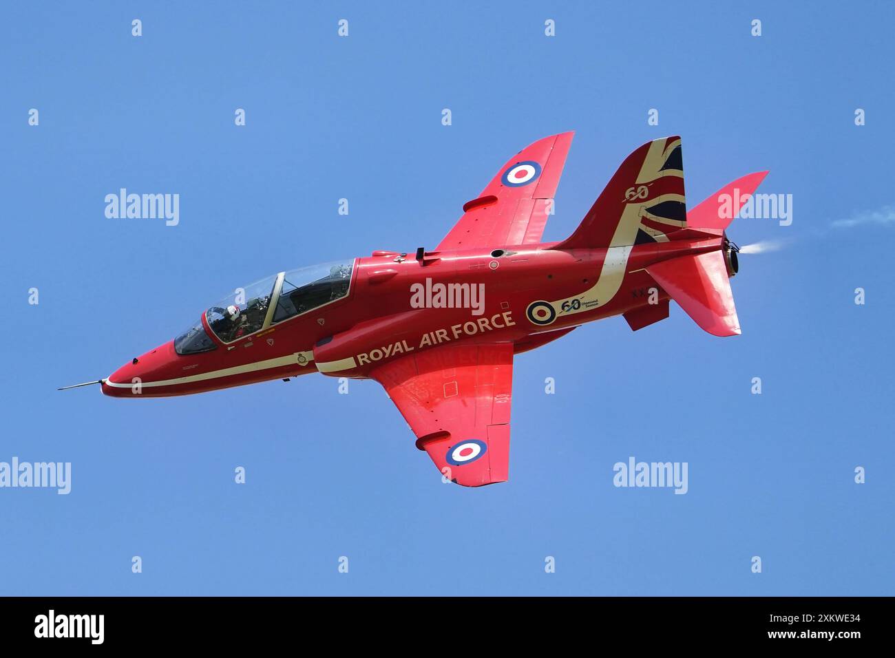 Le frecce rosse della Royal Air Force Aerobatic Team sono esposte al Royal International Air Tattoo 2024 a RAF Fairford. Foto Stock