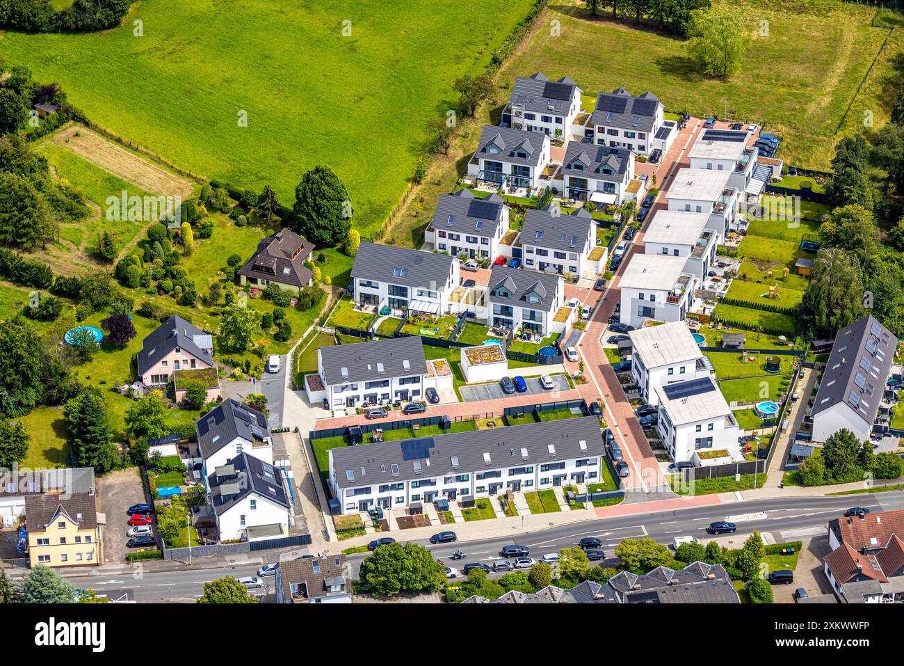 Luftbild, Neubau Wohnsiedlung Hermann-Josef-Hüßelbeck-Straße Ecke Kölner Straße, ehemaliges Rumbaum Gelände, Saarn - Süd, Mülheim an der Ruhr, Ruhrgebiet, Nordrhein-Westfalen, Deutschland ACHTUNGxMINDESTHONORARx60xEURO Hüßelbeck Straße Kölner Straße Süd Mülheim Foto Stock