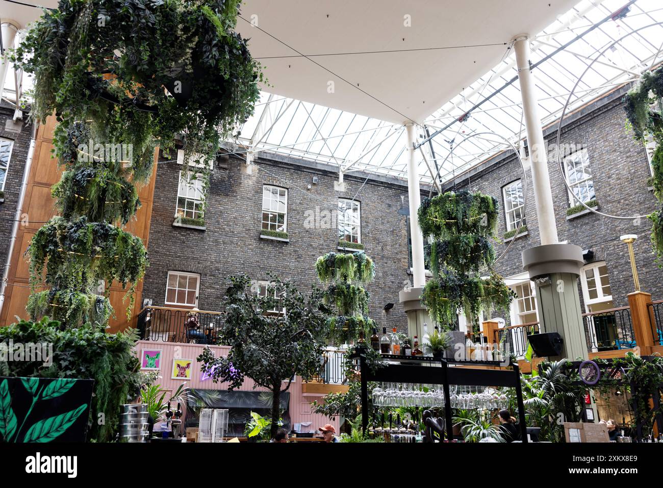 L'interno del Powerscourt Townhouse Centre, al largo di Grafton Street a Dublino, Irlanda. Foto Stock
