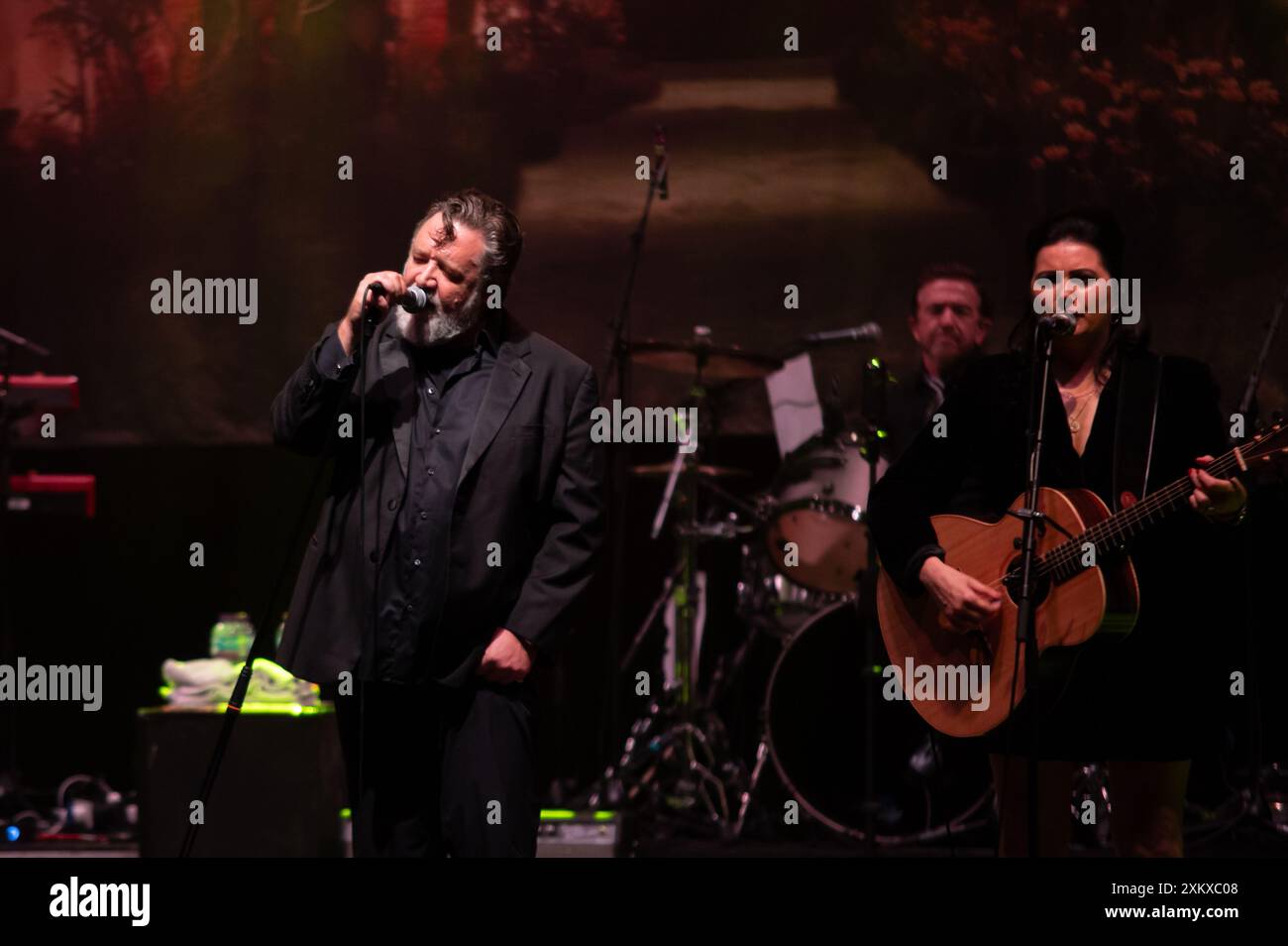 Londra, Regno Unito. 24 luglio 2024. Russell Crowe si esibisce dal vivo al Shepherds Bush Empire con il suo collettivo musicale The Indoor Garden Party. Cristina Massei/Alamy Live News Foto Stock