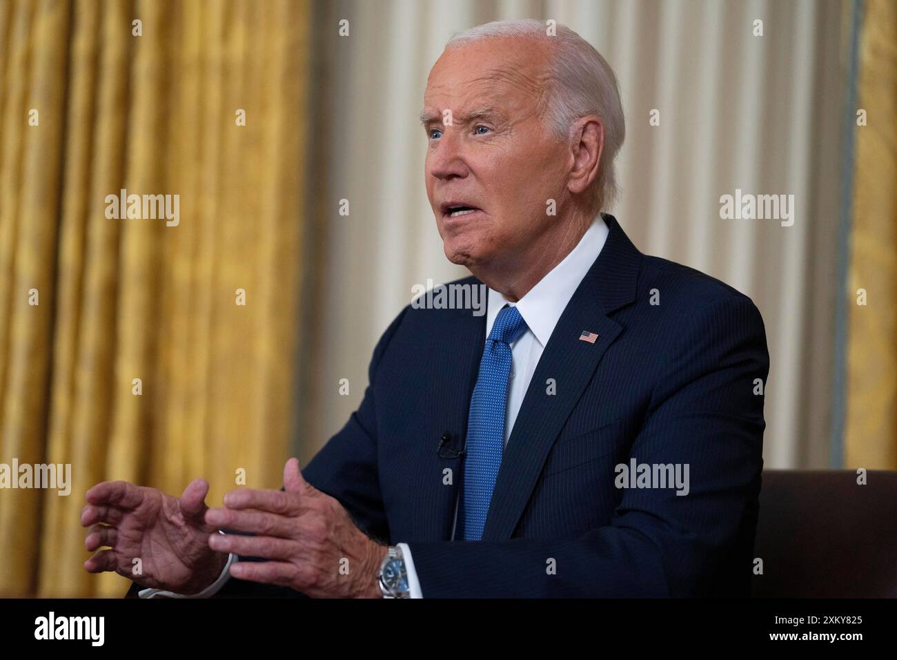 Il presidente Joe Biden si rivolge alla nazione dall'Ufficio ovale della Casa Bianca a Washington, mercoledì 24 luglio 2024, riguardo alla sua decisione di abbandonare la sua offerta di rielezione democratica. (AP Photo/Evan Vucci, Pool)crediti: Evan Vucci/Pool via CNP /MediaPunch Foto Stock