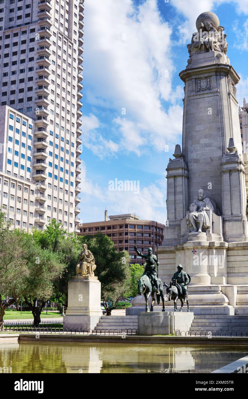 Il monumento Cervantes sulla Piazza di Spagna Foto Stock