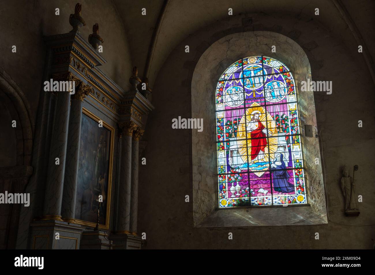 Sainte-Mère-Église, famosa per il memoriale del paracadute del D-Day della seconda guerra mondiale Foto Stock