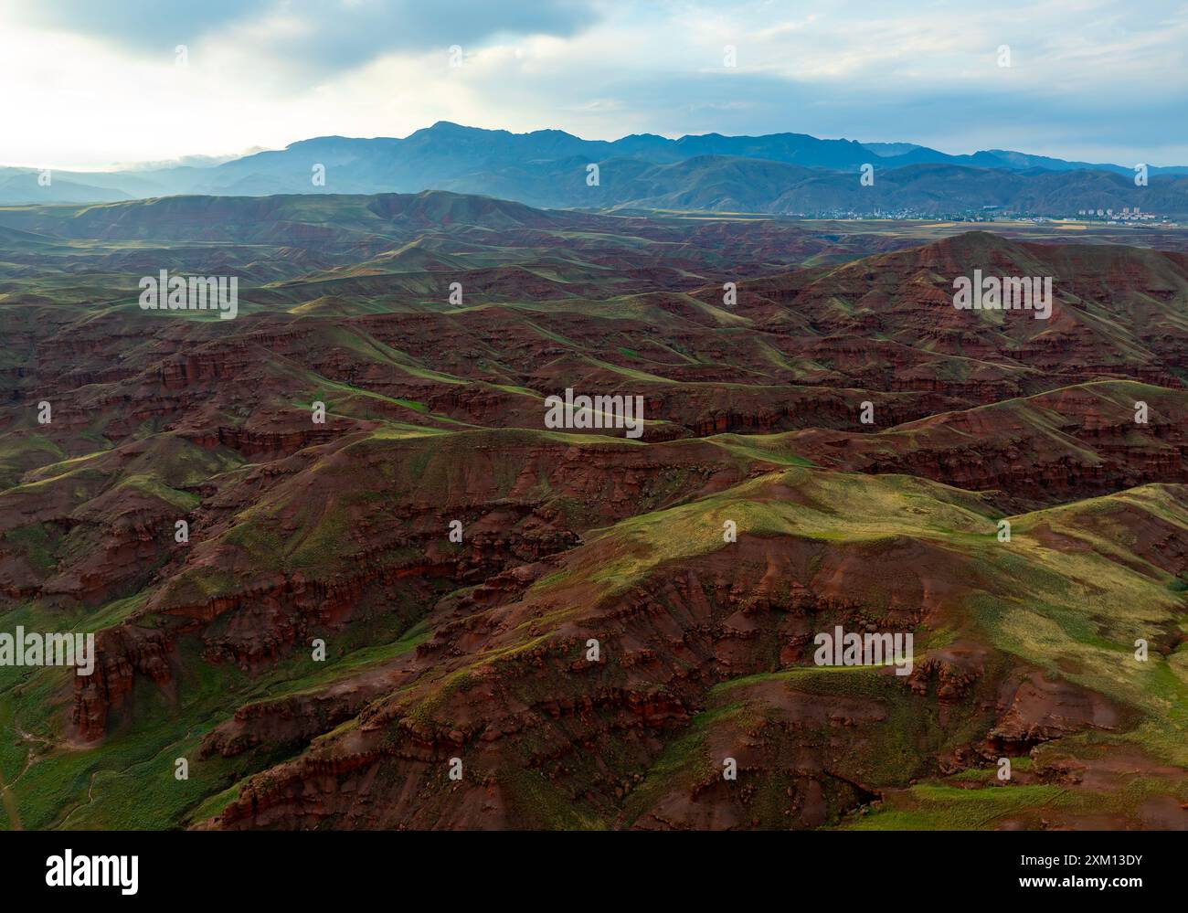 Camini delle fate rosse a forma di formazioni che hanno milioni di anni, Erzurum, Terra delle fate rosse Foto Stock