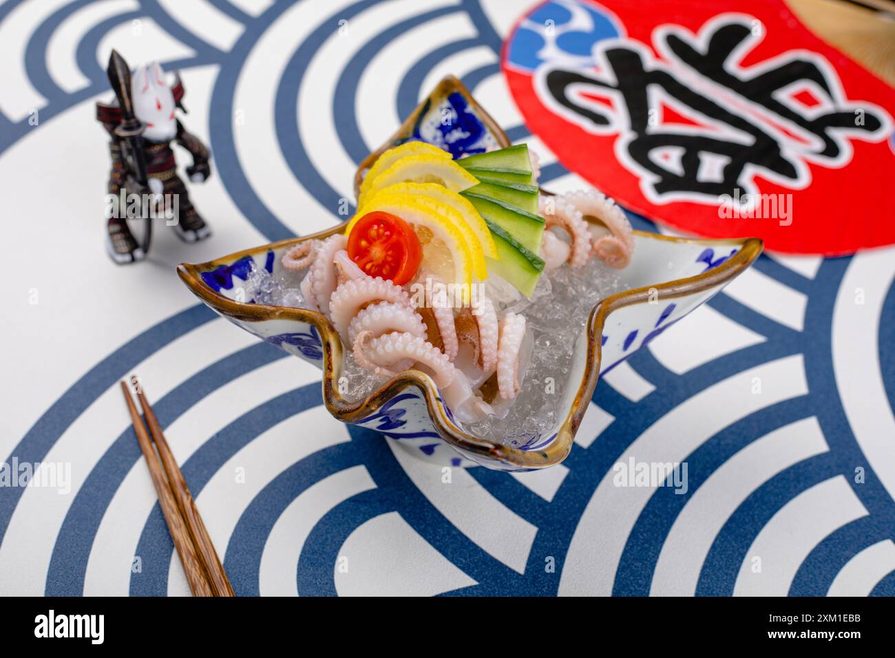 Baby Squid sashimi su ghiaccio Foto Stock