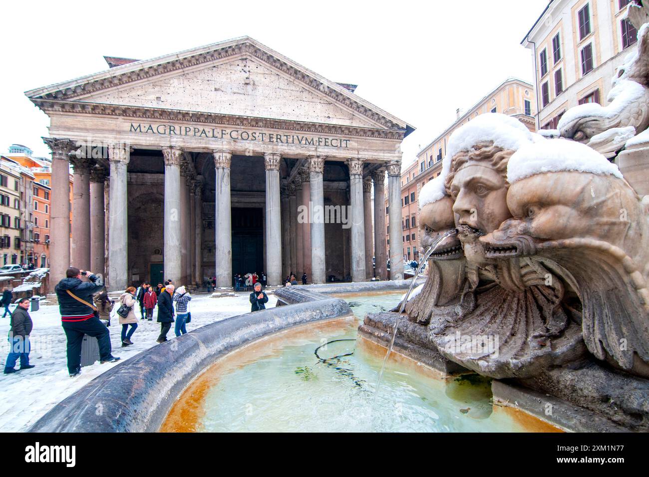Veduta della innevata Piazza della Rotonda, Roma, Italia Foto Stock