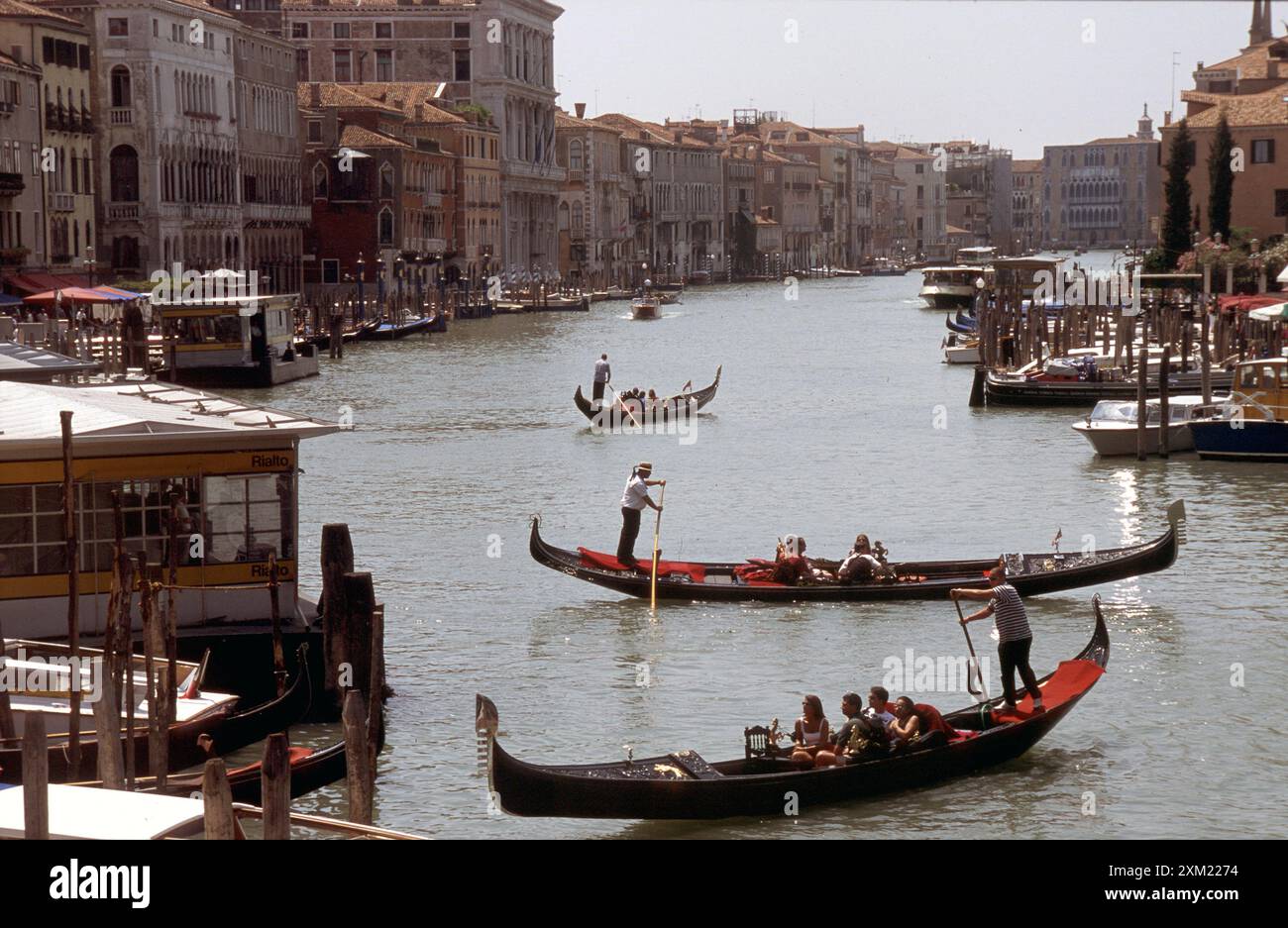 Vista laguna di Venezia sul Canal grande dal ponte di Rialto Foto Stock
