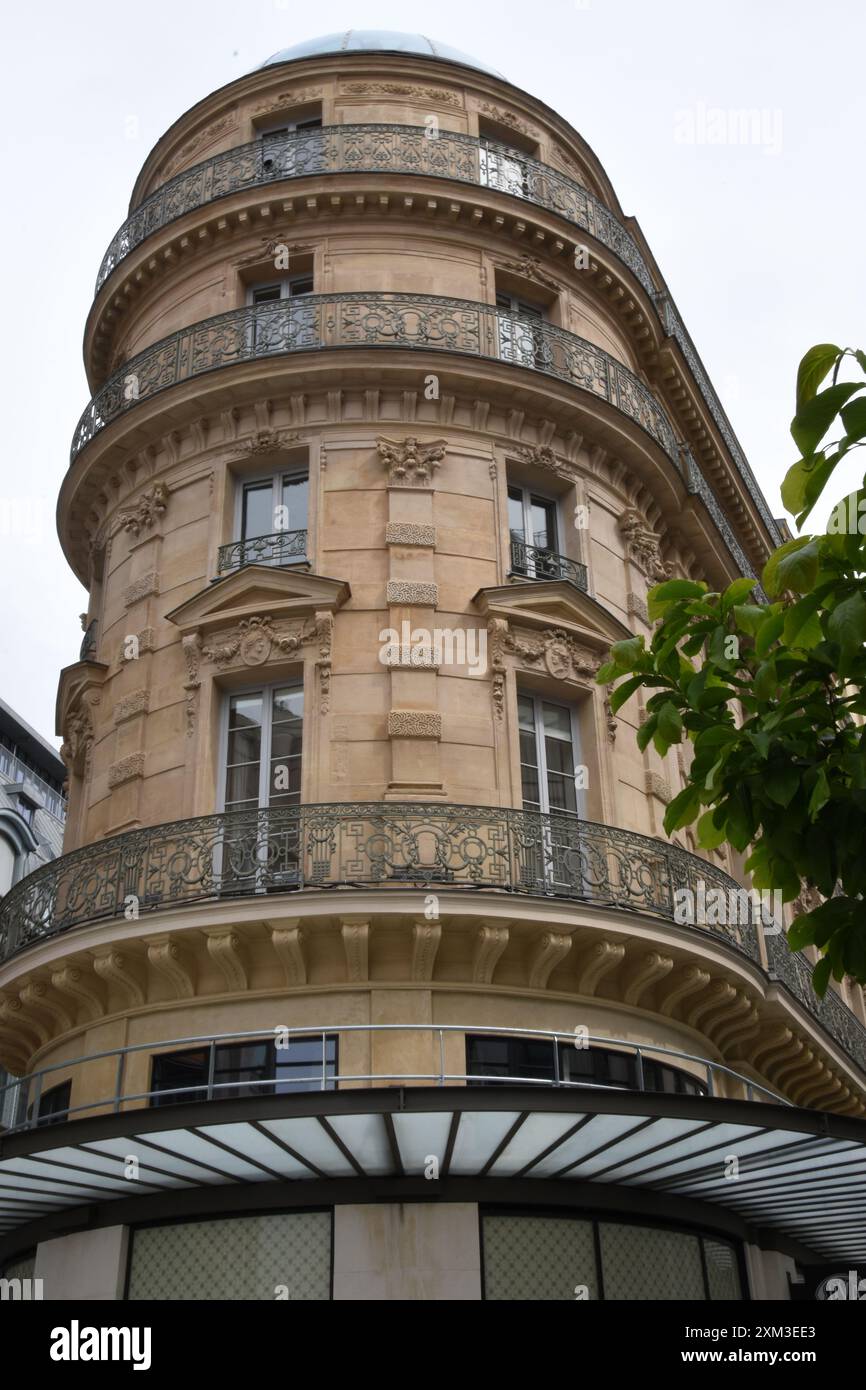 Bâtiment ancien dans le 1er arrondissement de Paris Foto Stock