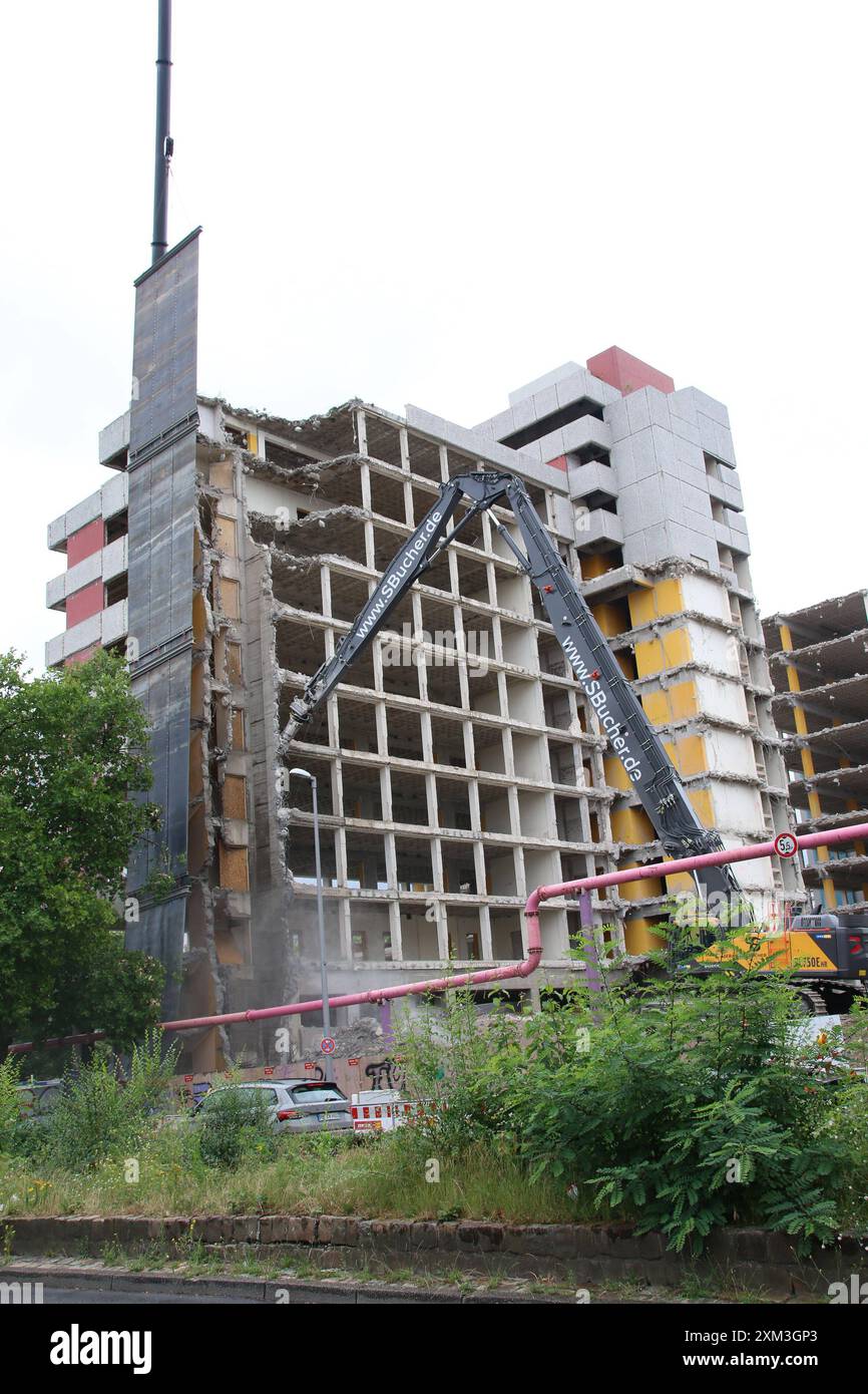 Abrii zwölfgeschossiges Bürogebäude, der 60er-Jahre-Bau ist prägend für die Kreuzung an der Urania/Kurfürstenstraße. Abrii zwölfgeschossiges Bürogebäude, der 60er-Jahre-Bau ist prägend für die Kreuzung an der Urania/Kurfürstenstraße. *** Abrii edificio per uffici a dodici piani, l'edificio degli anni '60 è caratteristico per l'intersezione an der Urania Kurfürstenstraße abrii edificio per uffici a dodici piani, l'edificio degli anni '60 è caratteristico per l'intersezione an der Urania Kurfürstenstraße Foto Stock