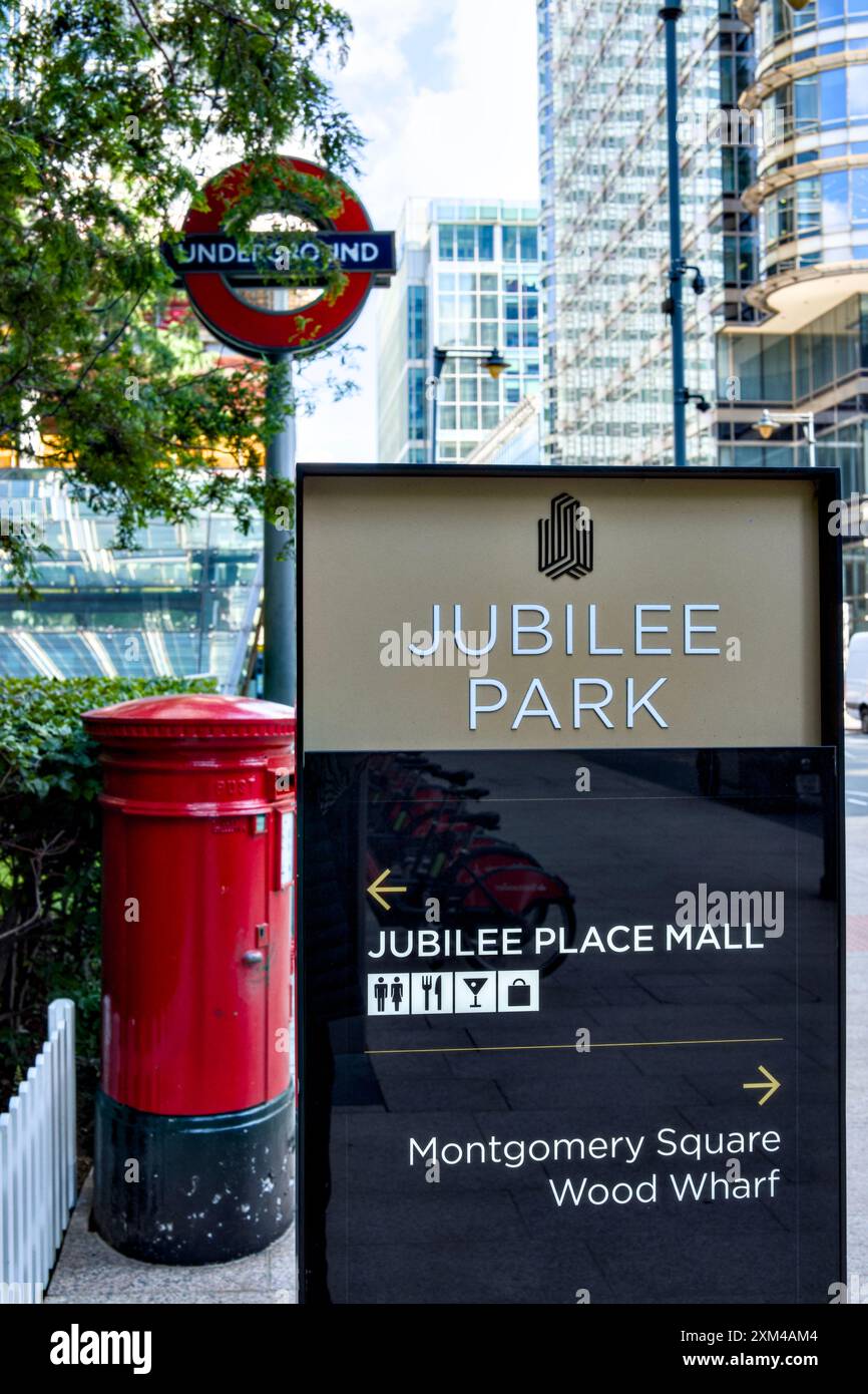 Insegna Jubilee Park, Canary Wharf, Borough of Tower Hamlets, Londra, Inghilterra, Regno Unito Foto Stock