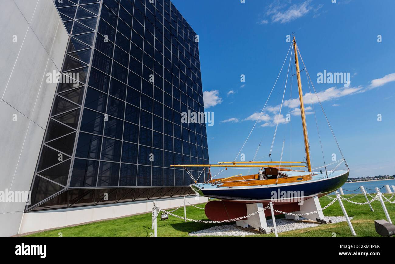 Boston, Massachusetts, Stati Uniti - 17 agosto 2014: La barca a vela di John F. Kennedy "Victura" in mostra presso la biblioteca presidenziale e il museo JFK. Foto Stock