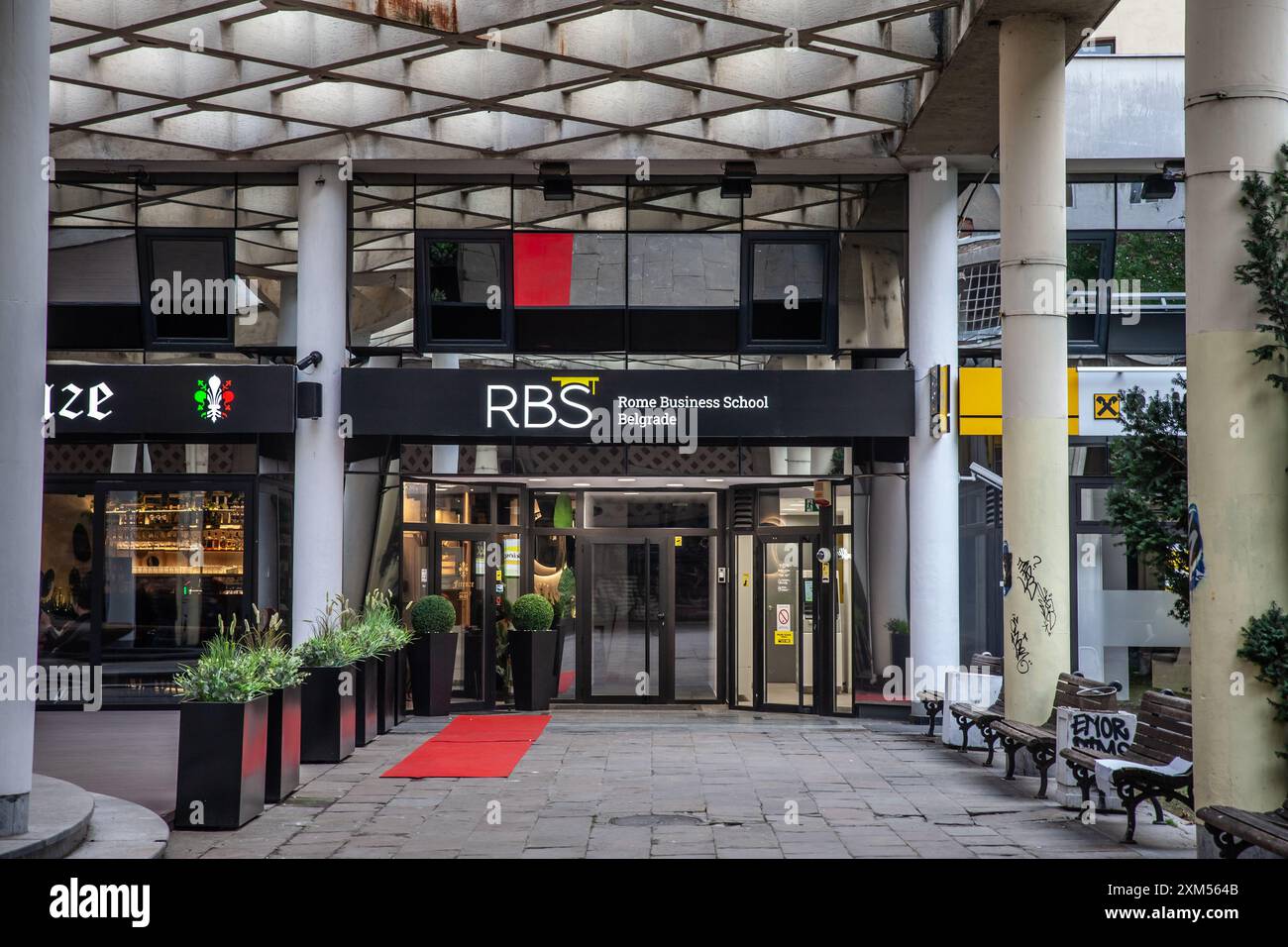 Foto dell'ingresso al campus Belgrado della Business School di Roma. Rome Business School, situata a Roma, offre diversi programmi accademici Foto Stock