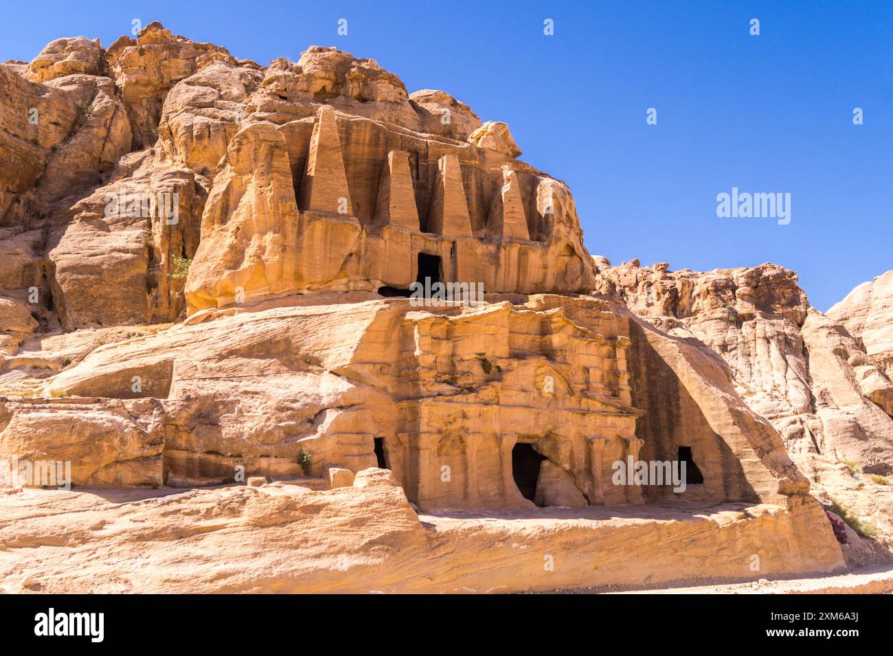 Tombe nabatee, via delle facciate, sito patrimonio dell'umanità dell'UNESCO di Petra, Giordania Foto Stock