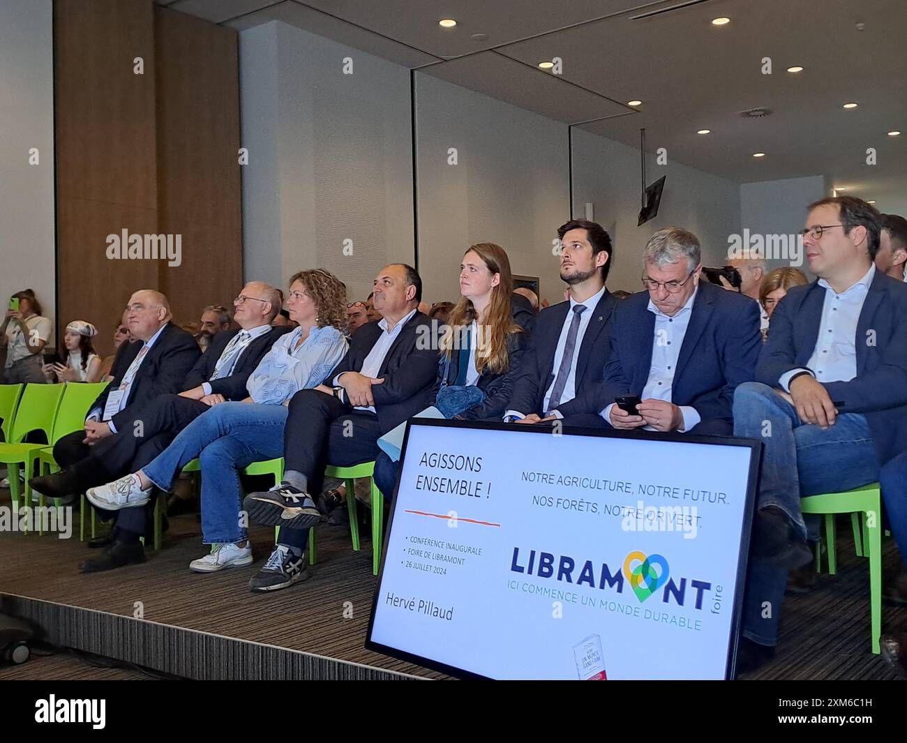 Libramont, Belgio. 26 luglio 2024. Il presidente del parlamento vallone Willy Borsus, il ministro vallone Anne-Catherine Dalcq, il ministro vallone presidente Adrien Dolimont, il vice ministro vallone presidente Pierre-Yves Jeholet e il ministro uscente dell'Agricoltura e delle PMI David Clarinval nella sessione di apertura della 88a edizione della fiera agricola Libramont, venerdì 26 luglio 2024, a Libramont. BELGA PHOTO JULIEN BALTUS credito: Belga News Agency/Alamy Live News Foto Stock