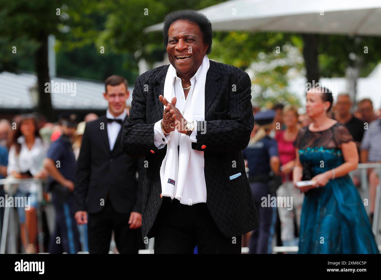 Roberto Blanco Schlagersänger BEI der Eröffnung der 112. Richard-Wagner-Festspiele a Bayreuth *** Roberto Blanco cantante pop all'apertura del Richard Wagner Festival 112 a Bayreuth Foto Stock