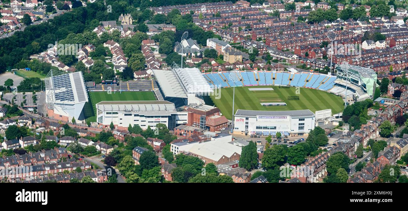 Un'immagine aerea dell'Headingley Stadium, sede dello Yorkshire cricket e del Leeds Rugby League Club, West Yorkshire, Inghilterra settentrionale, Regno Unito Foto Stock