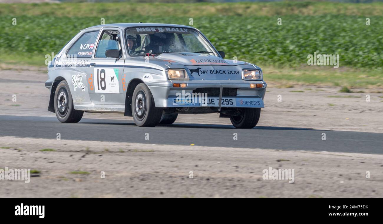 La Vauxhall Chevette si esibisce in gare giornaliere e cronometrate a Blyton Park, Blyton, Lincolnshire. Foto Stock