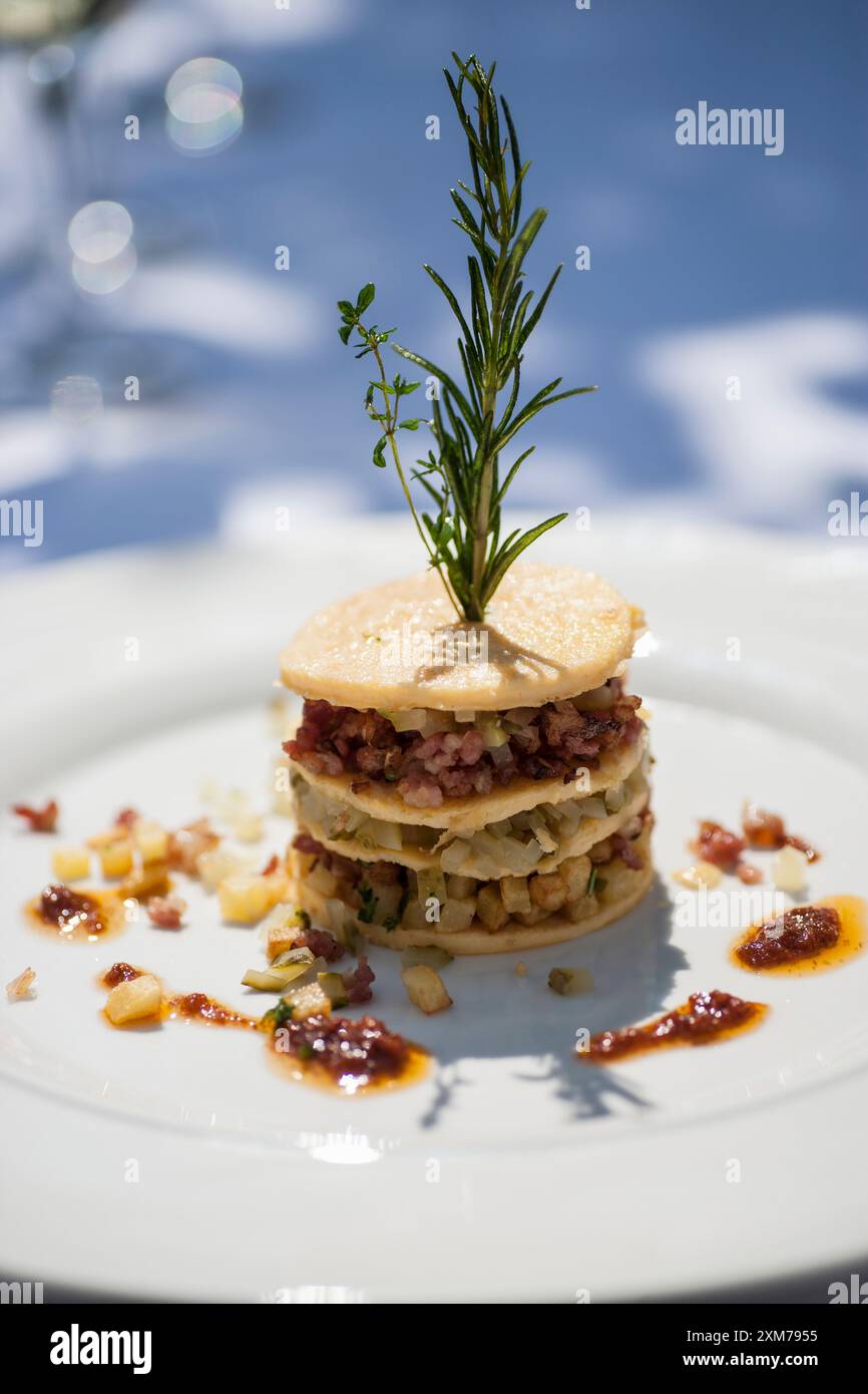 Tartine per la colazione del contadino con rosmarino Foto Stock