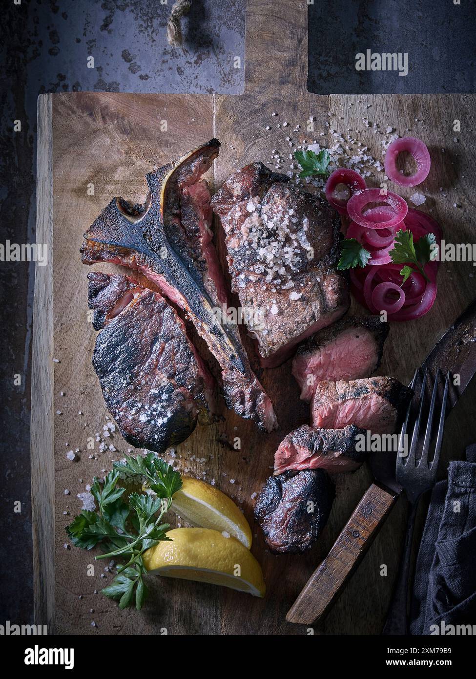 Bistecca con cipolle sottaceto Foto Stock