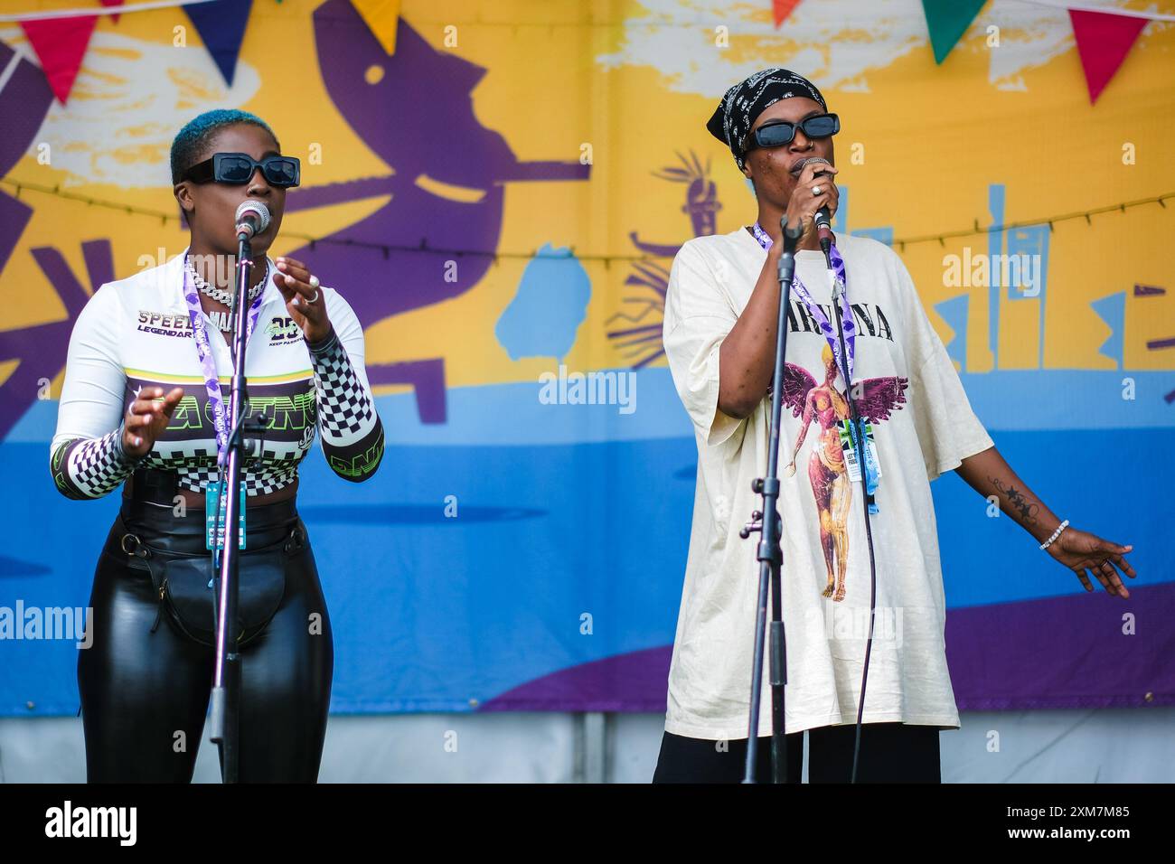 Malmesbury, Regno Unito. 26 luglio 2024. DefMaa MaaDef si esibisce a radio WOMAD durante Womad - World of Music, Arts and Dance 2024. DefMaa MaaDef, dal Senegal ci sono Mamy Victory e Defa. Foto di Julie Edwards./Alamy Live News Foto Stock