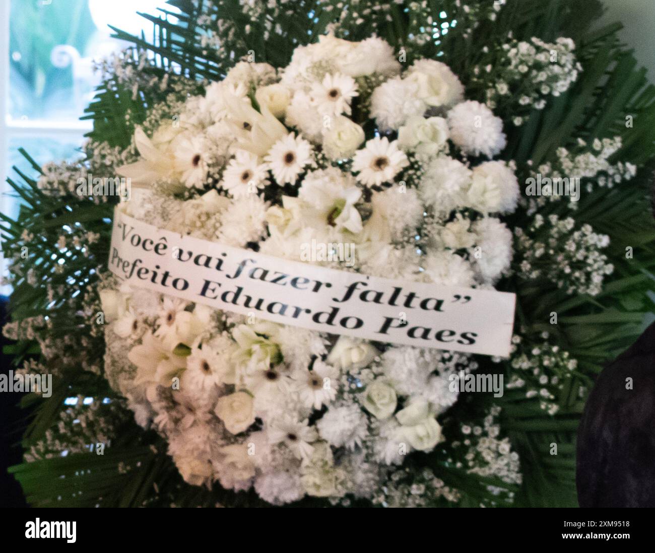 26 luglio 2024, Rio De Janeiro, Rio De Janeiro, Brasile: Rio de Janeiro, (RJ) 07/26/2024- VELORIO/CARNAVALESCA/ROSA MAGALHAES - l'addio è aperto al pubblico sulla scia di Rosa Magalhaes. L'artista è morto giovedì sera (25), all'età di 77 anni, dopo aver subito un attacco di cuore. Raccolse titoli in Imperatriz, Vila Isabel e Imperio Serrano. (Foto: Ãƒ''°rica Martin/Thenews2/Zumapress) (immagine di credito: © Erica Martin/TheNEWS2 via ZUMA Press Wire) SOLO PER USO EDITORIALE! Non per USO commerciale! Foto Stock