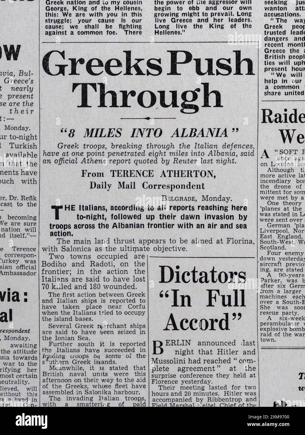 Titolo "Greeks Push Through" nel Daily mail (replica), 29 ottobre 1940,a seguito dell'invasione italiana della Grecia, Foto Stock