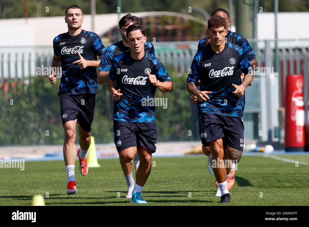 Castel di Sangro, Abbruzzo, Italia. 26 luglio 2024. Giacomo Raspadori di Napoli Giovanni di Lorenzo di Napoli durante il giorno 2 del training camp pre-stagionale della SSC Napoli allo Stadio Patini di Castel di Sangro, Italia il 26 luglio 2024 (Credit Image: © Ciro De Luca/ZUMA Press Wire) SOLO USO EDITORIALE! Non per USO commerciale! Crediti: ZUMA Press, Inc./Alamy Live News Foto Stock