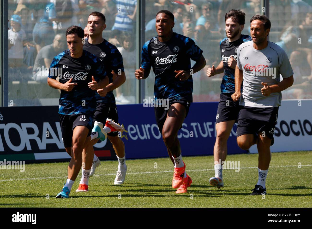 Castel di Sangro, Abbruzzo, Italia. 26 luglio 2024. Giacomo Raspadori di Napoli Michael Folorunsho di Napoli Elvis Abbruscato durante il giorno 2 del training camp pre-stagionale della SSC Napoli allo Stadio Patini di Castel di Sangro, Italia il 26 luglio 2024 (Credit Image: © Ciro De Luca/ZUMA Press Wire) SOLO USO EDITORIALE! Non per USO commerciale! Crediti: ZUMA Press, Inc./Alamy Live News Foto Stock