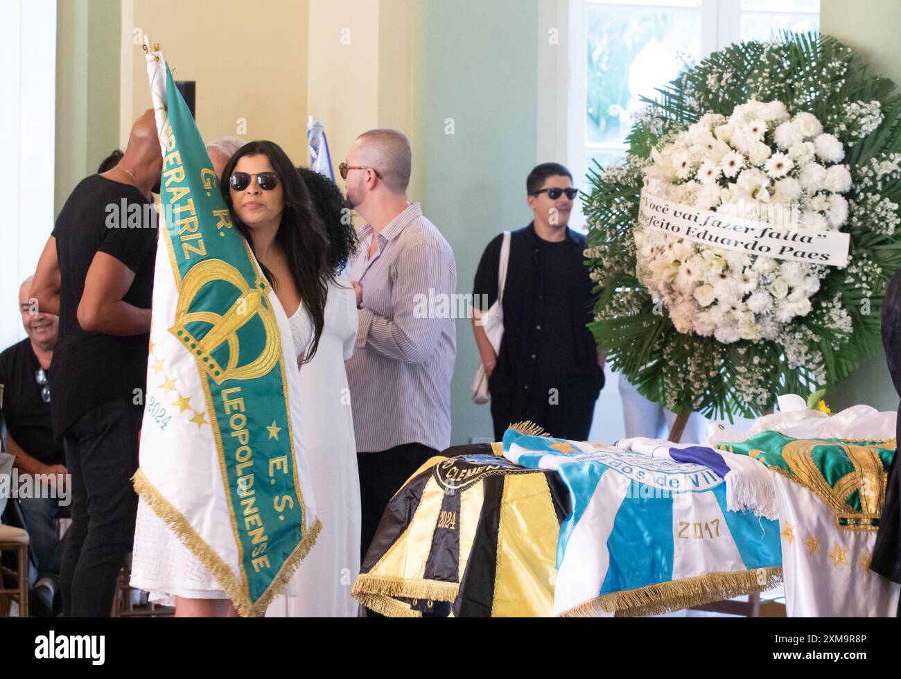 26 luglio 2024, Rio De Janeiro, Rio De Janeiro, Brasile: Rio de Janeiro, (RJ) 07/26/2024- VELORIO/CARNAVALESCA/ROSA MAGALHAES - l'addio è aperto al pubblico sulla scia di Rosa Magalhaes. L'artista è morto giovedì sera (25), all'età di 77 anni, dopo aver subito un attacco di cuore. Raccolse titoli in Imperatriz, Vila Isabel e Imperio Serrano. (Foto: Ãƒ''°rica Martin/Thenews2/Zumapress) (immagine di credito: © Erica Martin/TheNEWS2 via ZUMA Press Wire) SOLO PER USO EDITORIALE! Non per USO commerciale! Foto Stock