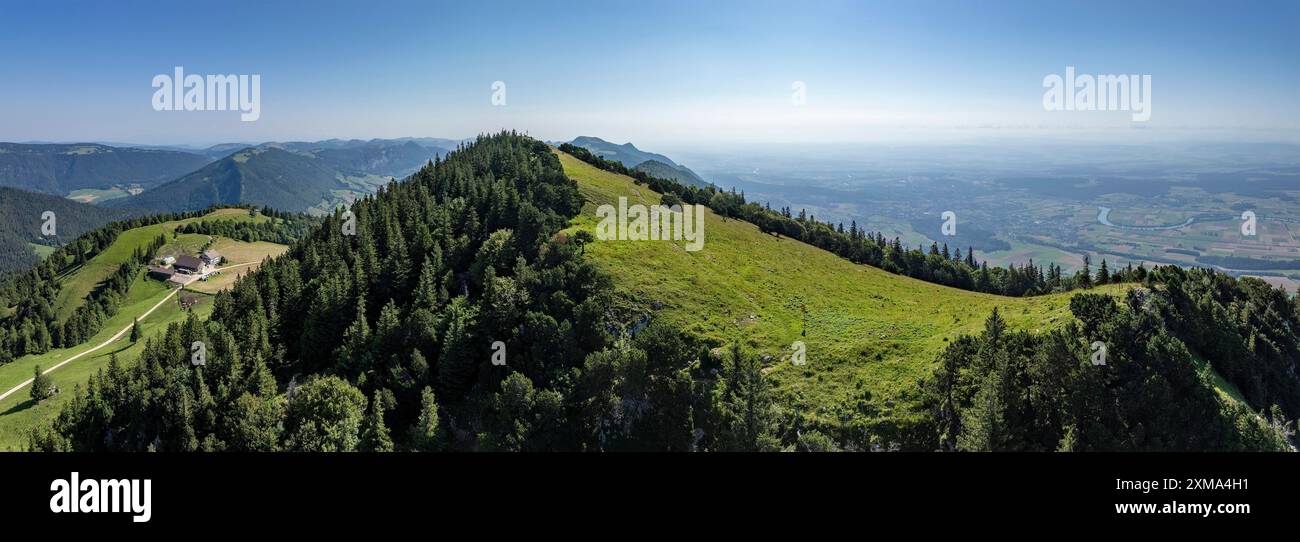 Summit Hasenmatt, ha lasciato Mountain inn Althuesli, dietro Mitelland con Aare, drone shot, Soletta, Svizzera Foto Stock